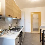 Apartment - Magenta -