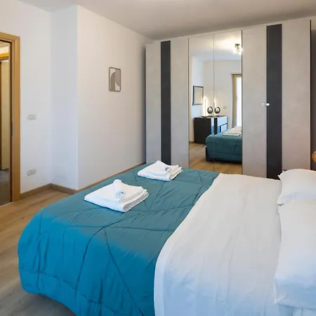 - Magenta - Apartment