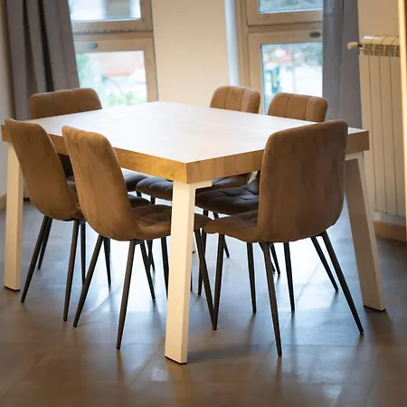 - Magenta - Apartment